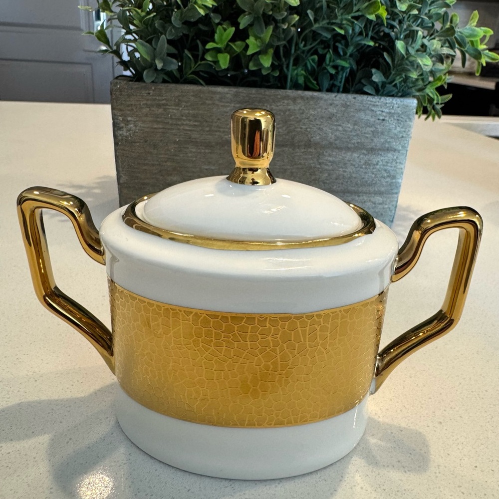 YEDI HOUSEWARE White & Gold Embossed Ceramic Sugar Bowl Jar 💎